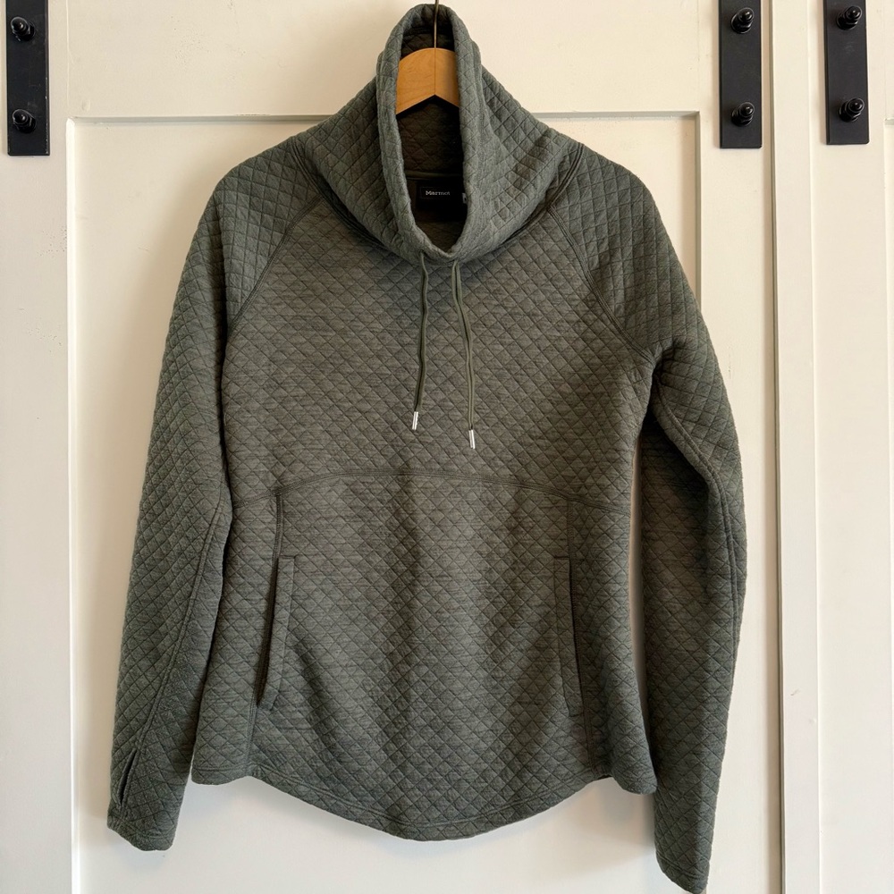 Marmot green quilted cowl neck sweatshirt